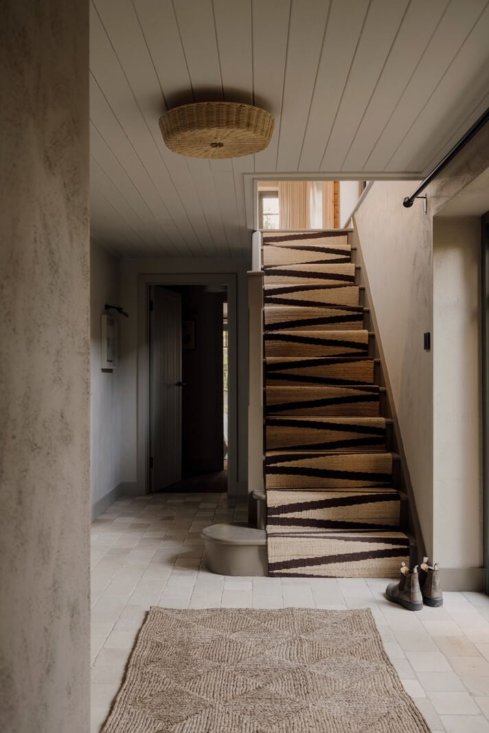 A Cozy and Contemporary Take on a Traditional Log House 18 staircase