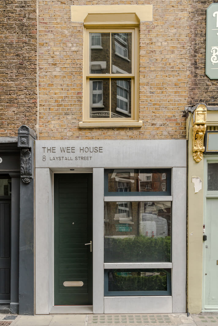 A Narrow Five-Story House with a Roof Garden in London's Clerkenwell 24 the wee house in london A Narrow Five-Story House with a Roof Garden in London's Clerkenwell
