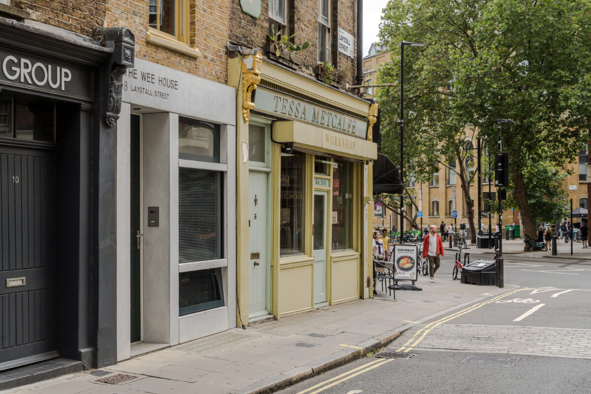 A Narrow Five-Story House with a Roof Garden in London's Clerkenwell 25 the wee house london