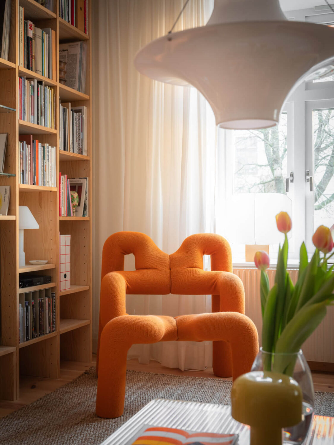 A Design Apartment in an Early 20th Century Building 4 varier ekstrem chair bookshelves