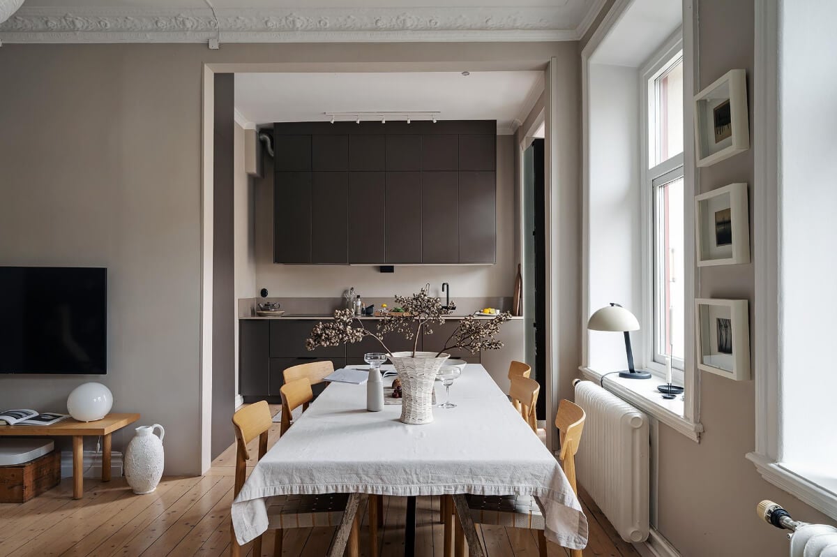 A Gothenburg Apartment with a Small Dark Green Bedroom 10 wide doorway to kitchen