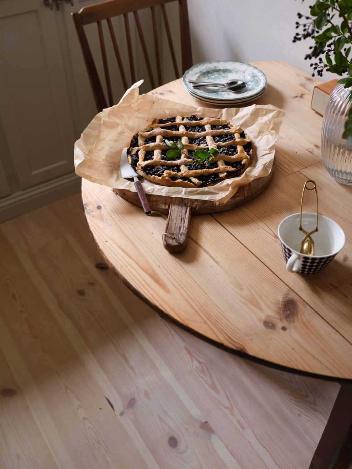 A Charming Vintage Apartment with Historic Wallpapers in Stockholm 9 wooden folding table