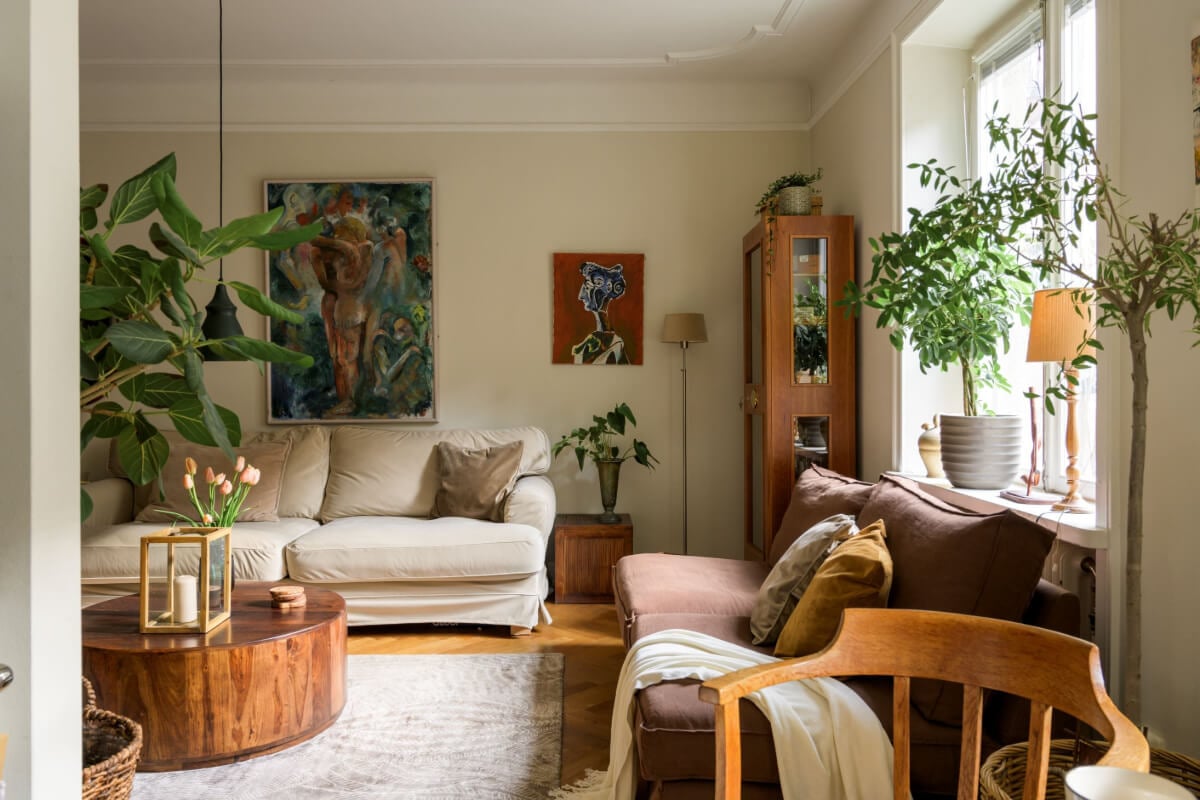 A Cozy Courtyard Apartment with a Brown Bedroom 2 MED8BAC78F43FCA4E69935C84C0A18813E3 2820x1880 1 A Cozy Courtyard Apartment with a Brown Bedroom