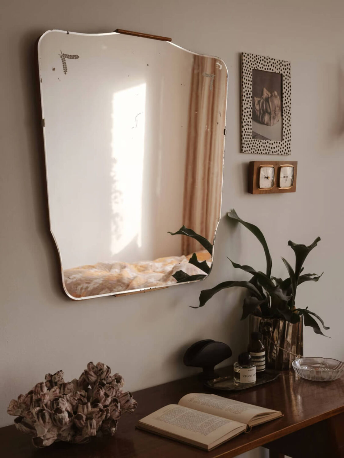 Limewash Walls in Muted Tones in a Swedish Apartment 21 antique mirror