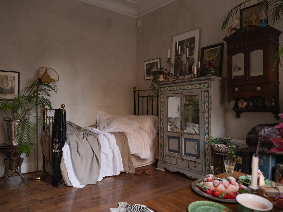 Best of 2025: Studio & Loft Apartments 4 antique studio wooden floor gray walls
