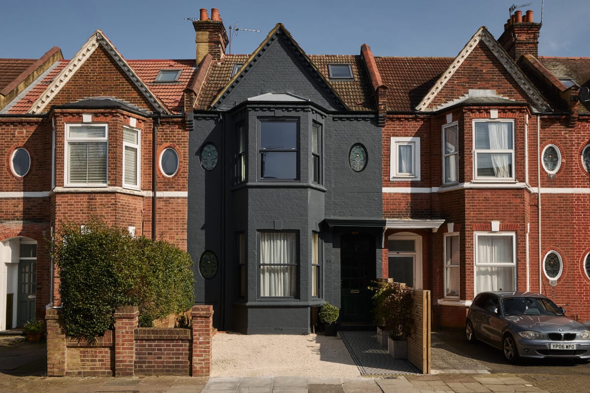 A Beautiful Extended Edwardian House Blends Period Features with Modern Design 33 black exterior london home A Beautiful Extended Edwardian House Blends Period Features with Modern Design