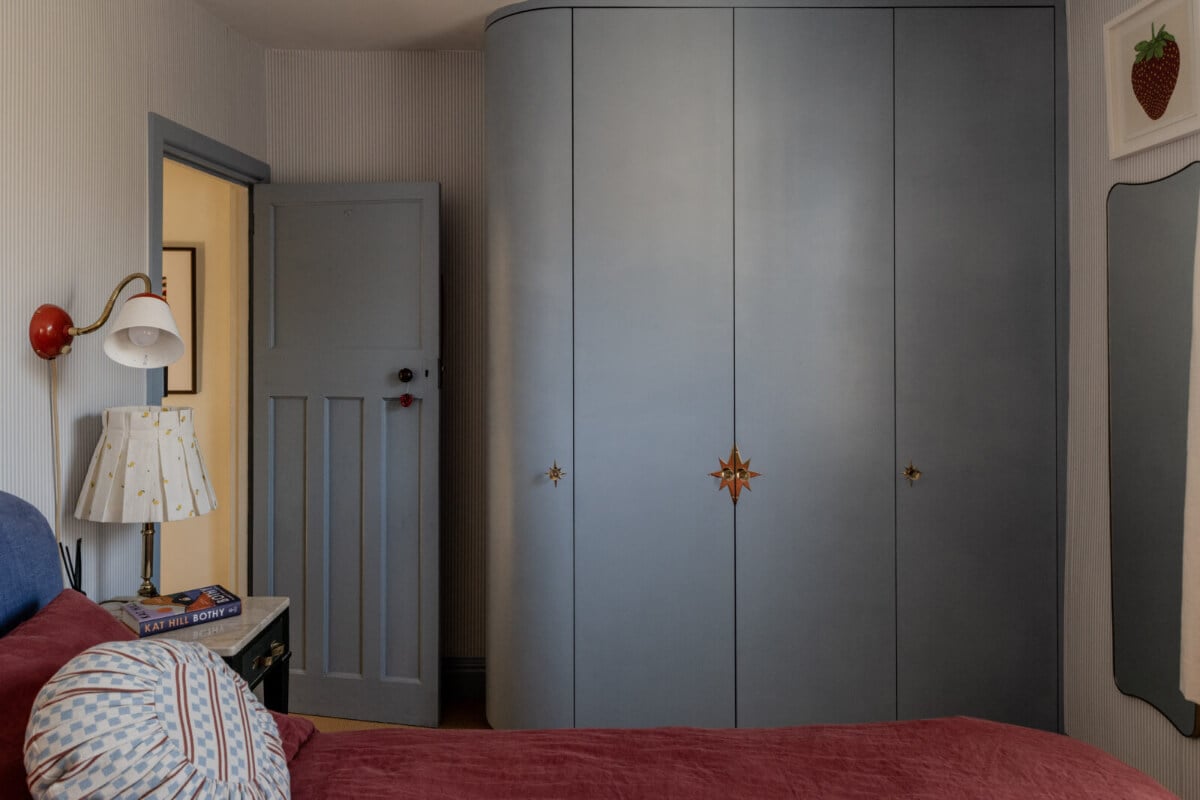 Color, Pattern, and Textures in a Renovated London Townhouse 14 blue curved wardrobes nordroom
