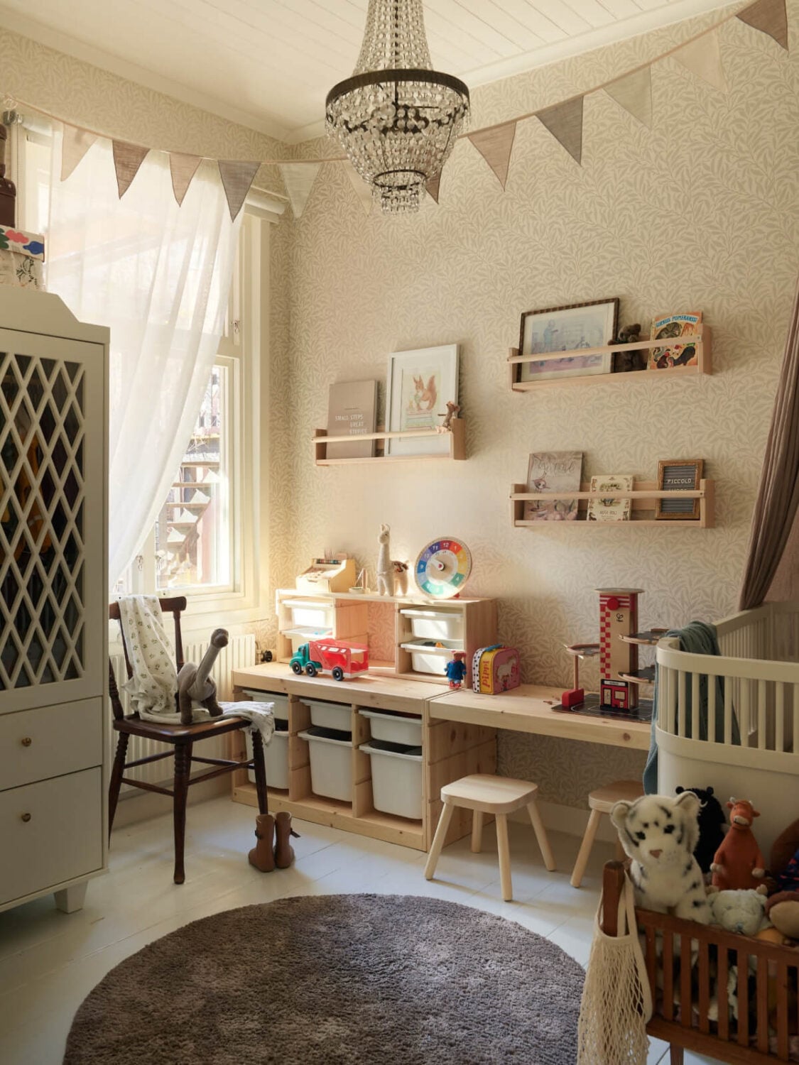 Best of 2025: Children's Rooms 27 childrens room william morris wallpaper