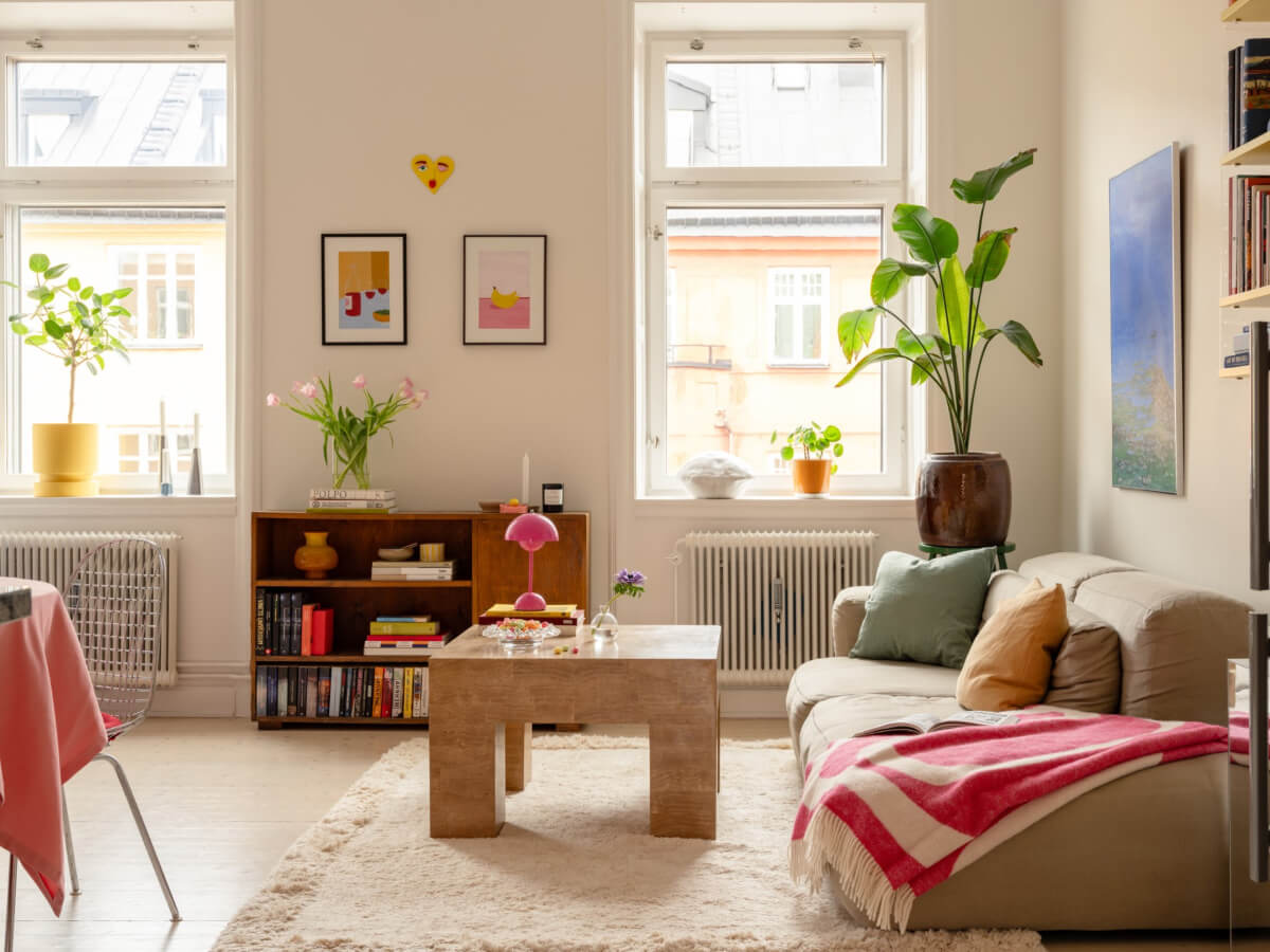 Cheerful Color Accents in a One-Bedroom Stockholm Apartment 2 colorful decor light living room