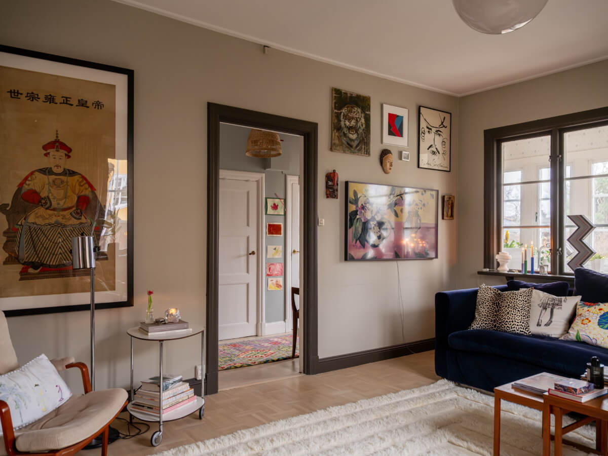 A Beautiful Renovated Family Home with a Charming Garden 5 dark joinery gray walls