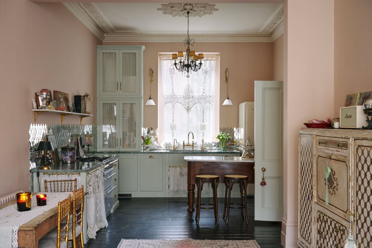 Pearl Lowe's New deVOL Kitchen and Bathroom in her Portobello Home 9 devol-classic-english-kitchen-pearl-lowe-portobello-london-house-nordroom