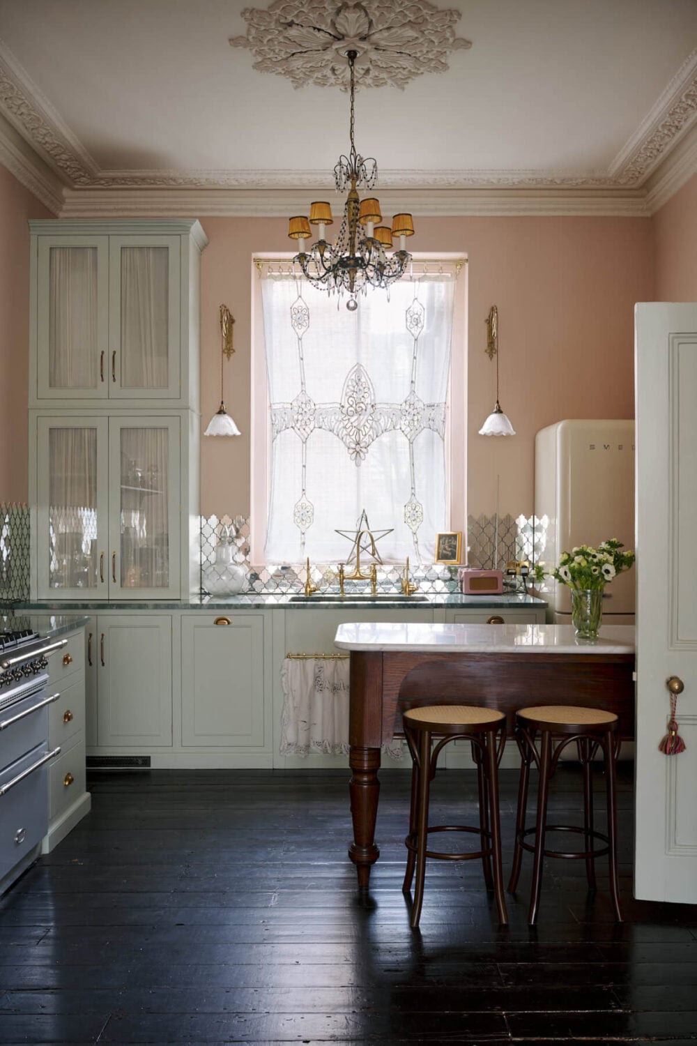 Pearl Lowe's New deVOL Kitchen and Bathroom in her Portobello Home 3 devol-classic-english-kitchen-pearl-lowe-portobello-london-house-nordroom6