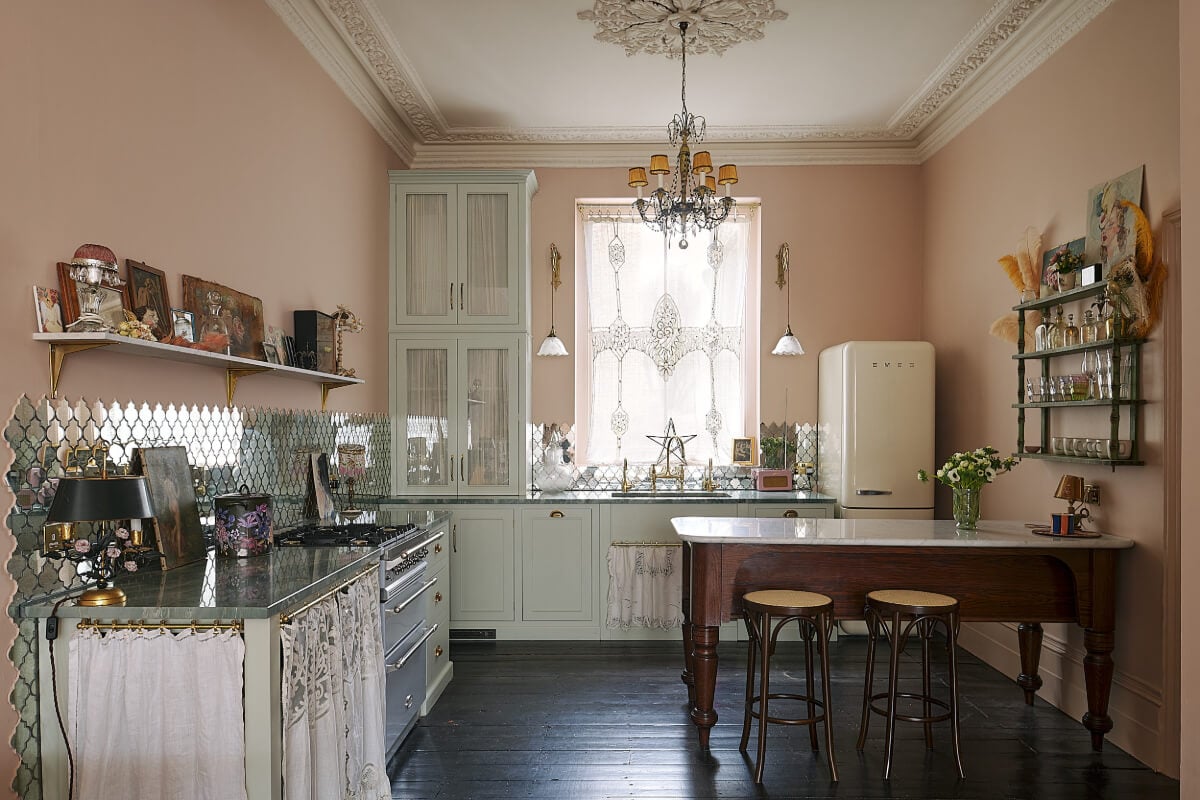Pearl Lowe's New deVOL Kitchen and Bathroom in her Portobello Home 1 devol-classic-english-kitchen-pearl-lowe-portobello-london-house-nordroom7