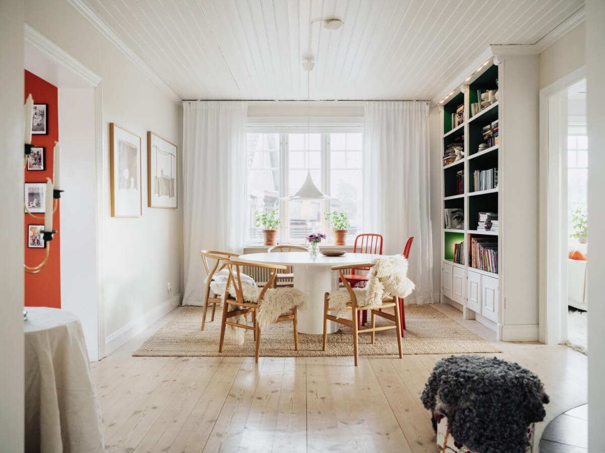 Light-Filled Rooms in a Charming 1907 Swedish Villa 14 dining room large round table