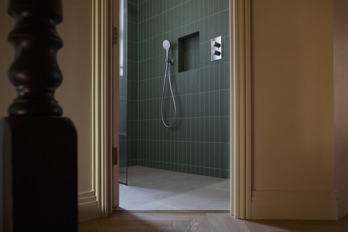 A Beautiful Extended Edwardian House Blends Period Features with Modern Design 26 en-suite bathroom