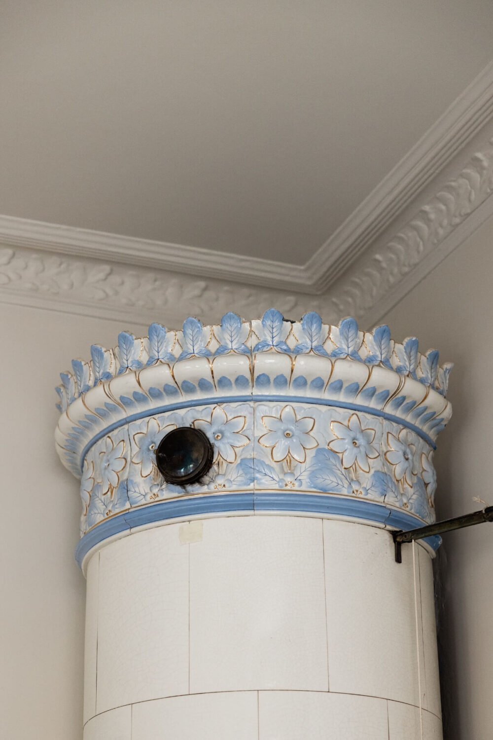 A Luxurious Stockholm Apartment with Period Features and a Blue Fireplace 11 fireplace-detail-blue-paintwork