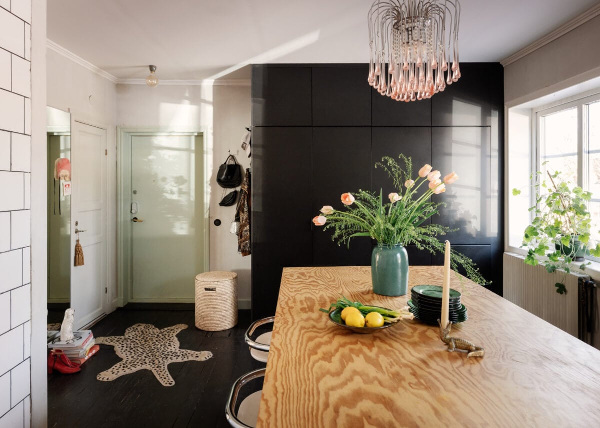 An Amazing Swedish House with Pink and Gray Rooms 13 floor to ceiling black kitchen cabinets