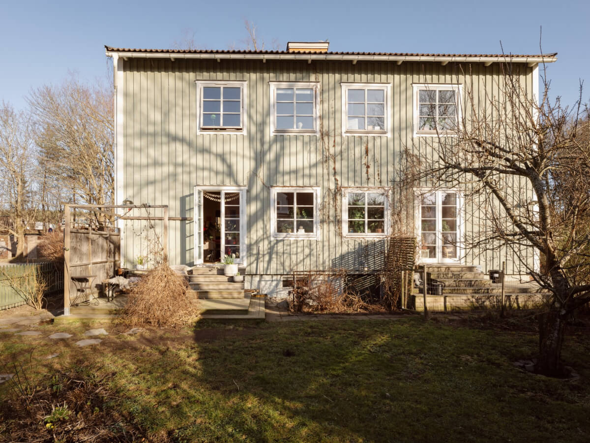An Amazing Swedish House with Pink and Gray Rooms 38 green house sweden An Amazing Swedish House with Pink and Gray Rooms