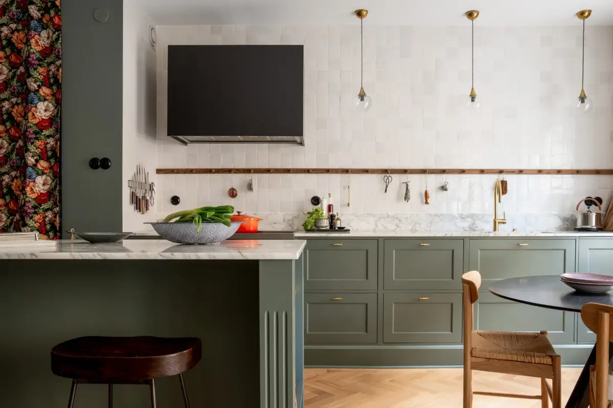 A Green Kitchen in a Classic Scandinavian Apartment 6 green kitche brass fittings white zellige tiles