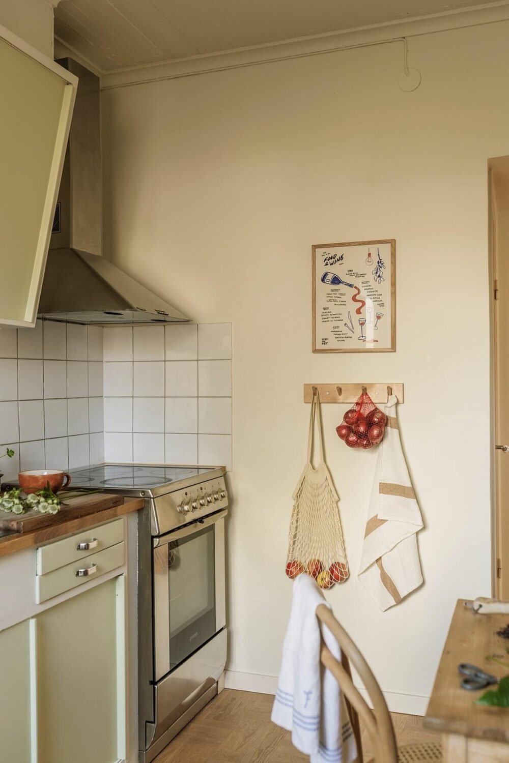 A Two-Bedroom Apartment with the Original Midcentury Kitchen 10 green midcentury kitchen