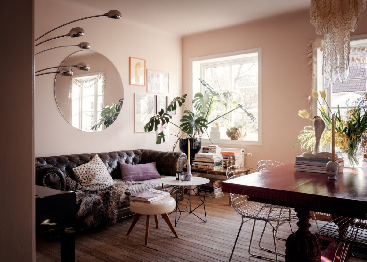 An Amazing Swedish House with Pink and Gray Rooms 3 light pink walls open plan living space