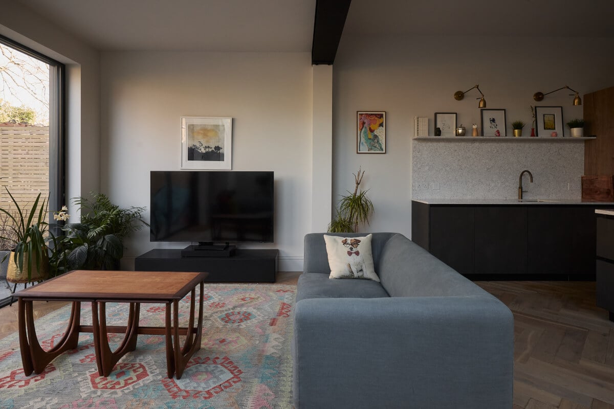 A Beautiful Extended Edwardian House Blends Period Features with Modern Design 14 living area