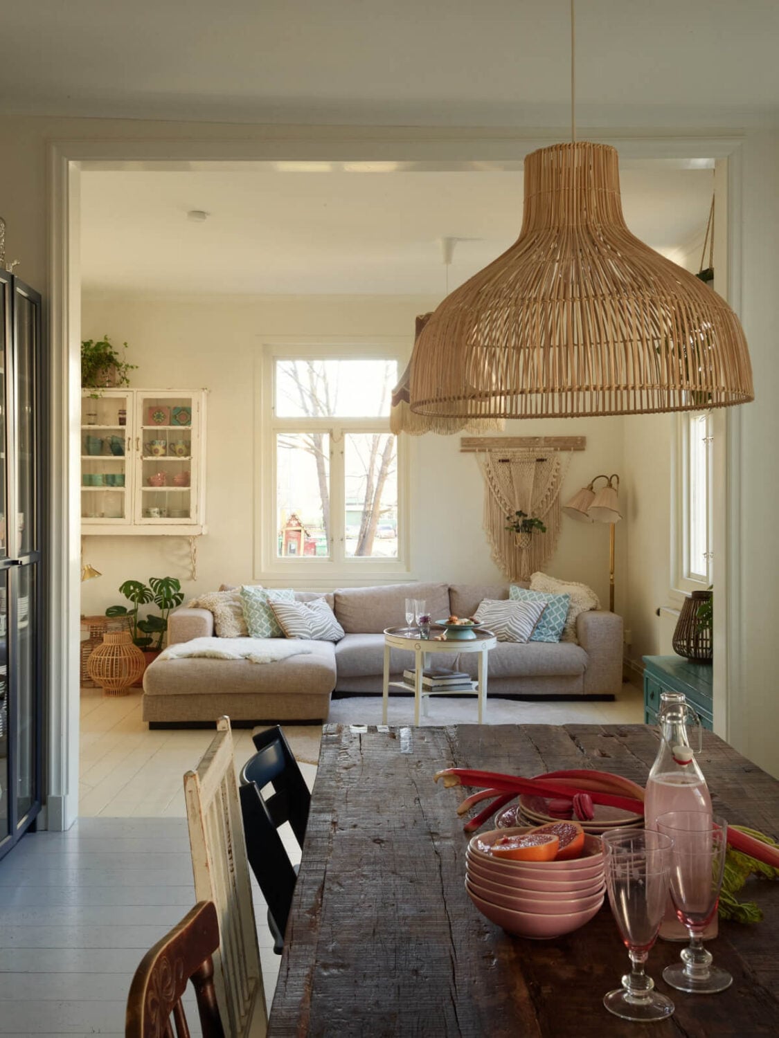 Light-Filled Rooms and a Charming Veranda in a Swedish Apartment 1 open-plan kitchen living room