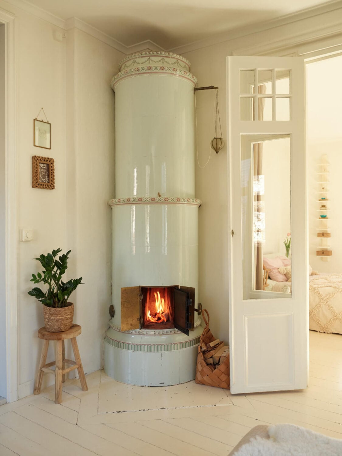 Light-Filled Rooms and a Charming Veranda in a Swedish Apartment 6 pastel blue firpelace