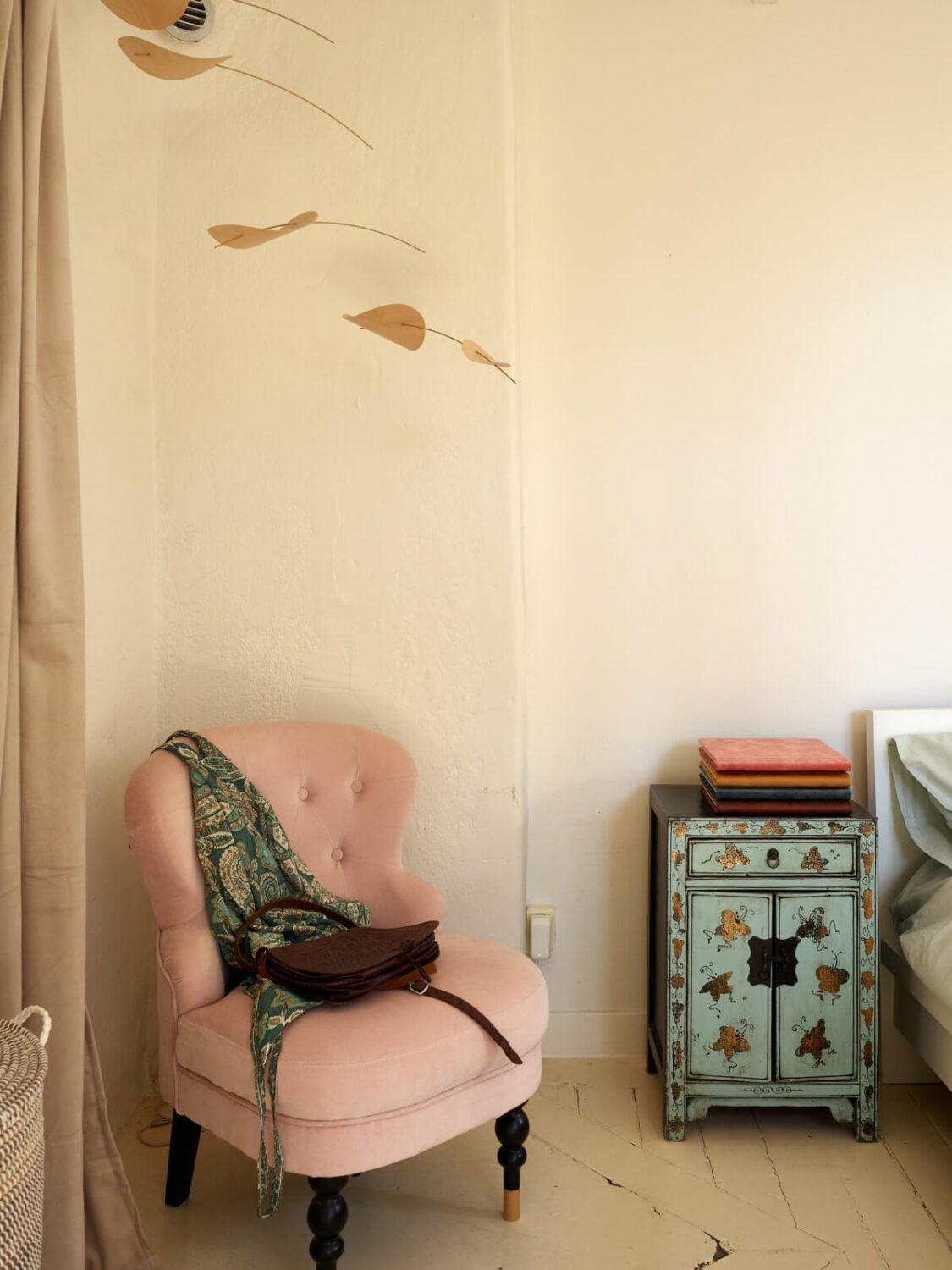 Light-Filled Rooms and a Charming Veranda in a Swedish Apartment 21 pink chair
