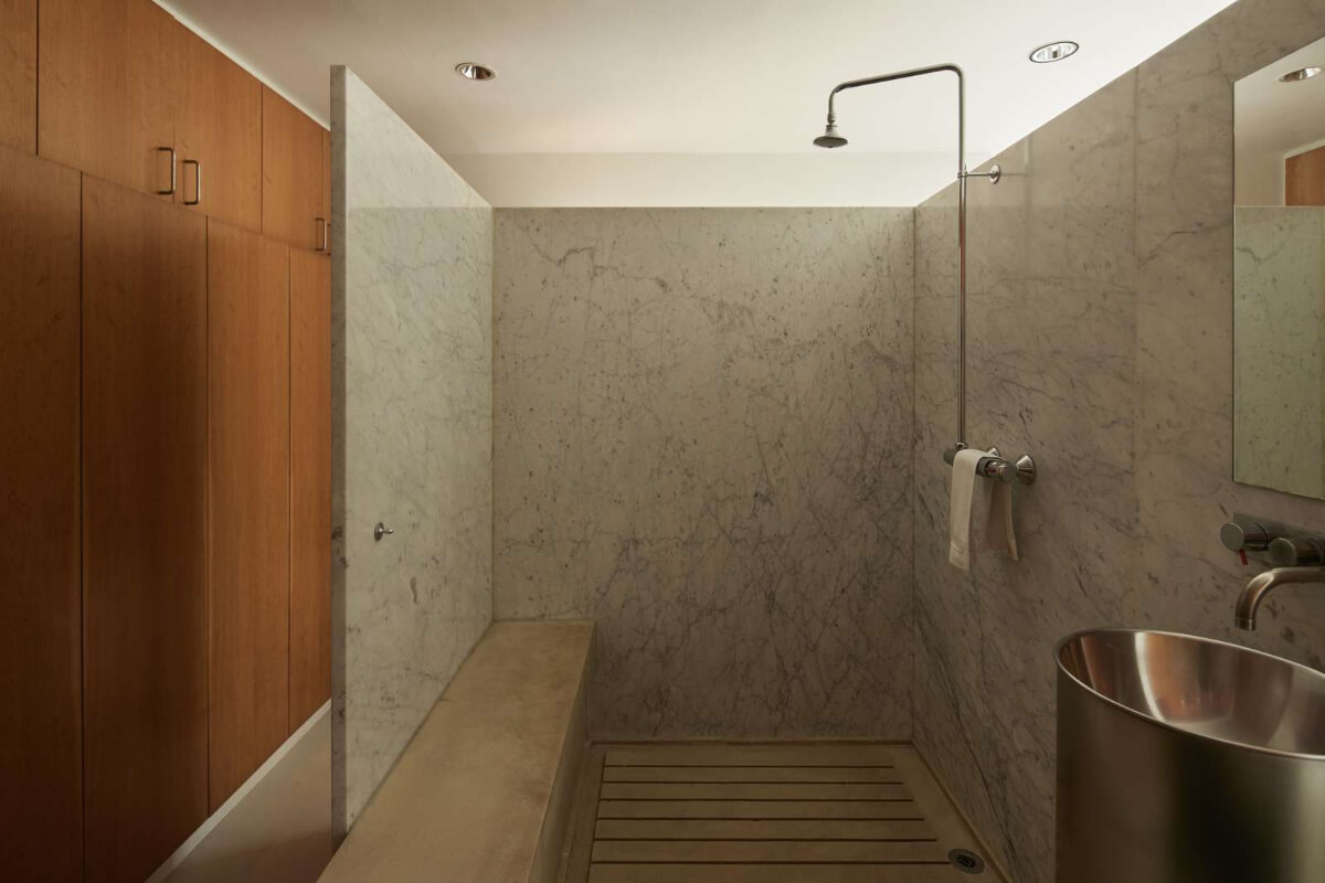A Contemporary Architect-Designed Duplex Within a Grand Victorian Terrace 18 shower