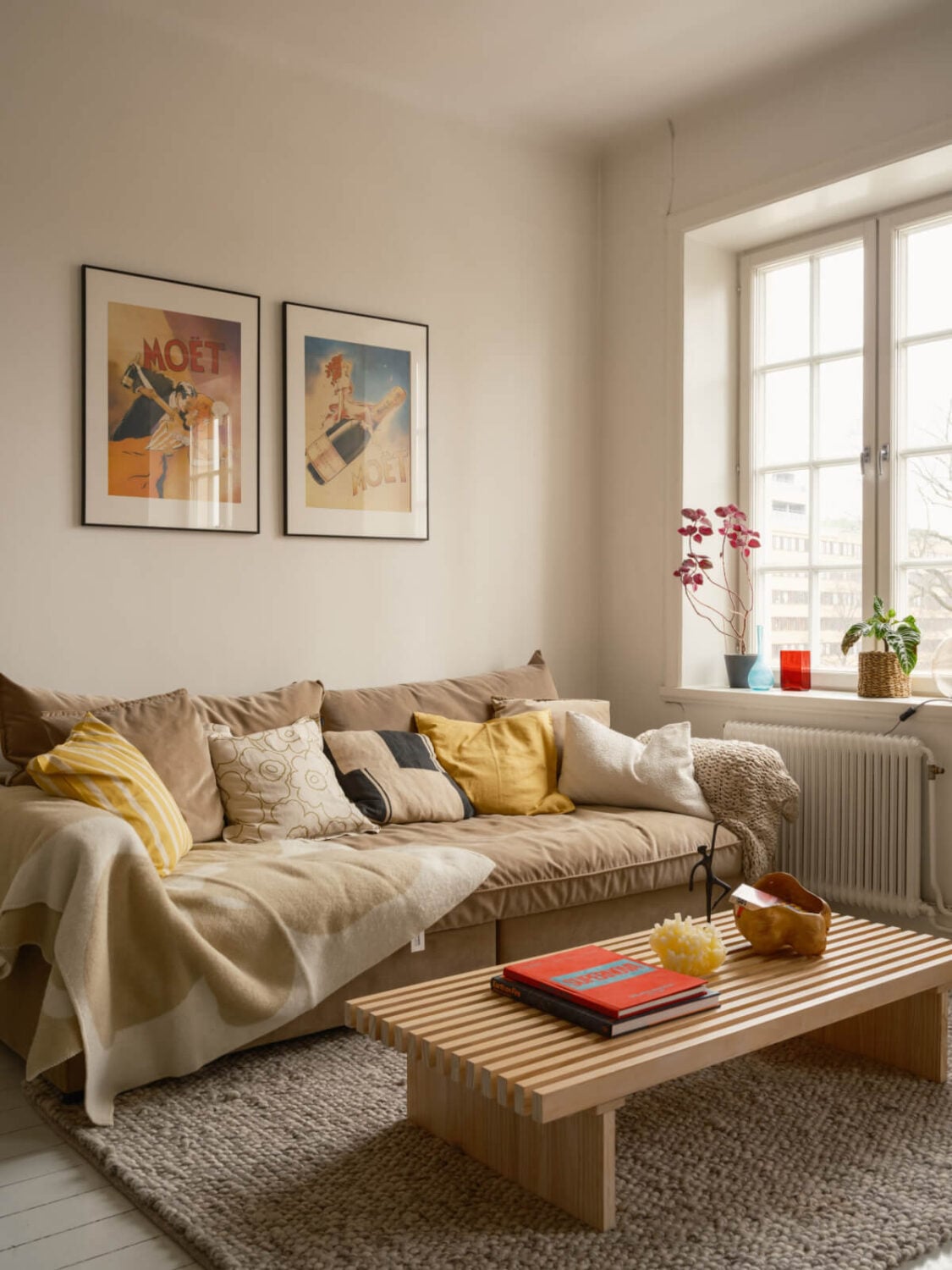A Studio Apartment with an Exposed Brick Wall 5 sitting area