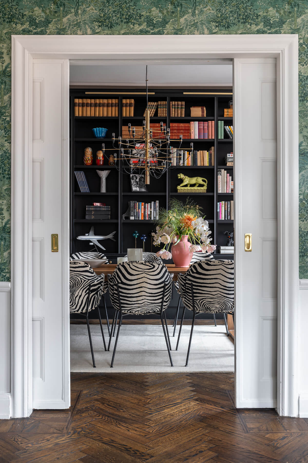 sliding doors into dining room