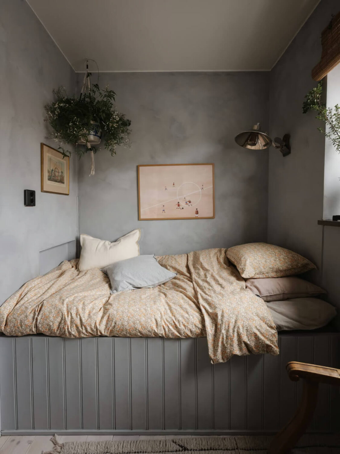 Limewash Walls in Muted Tones in a Swedish Apartment 24 small gray bedroom raised bed
