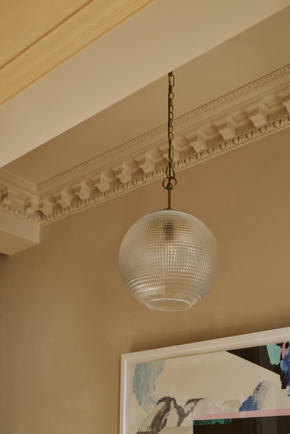 A Beautiful Extended Edwardian House Blends Period Features with Modern Design 4 stucco detail