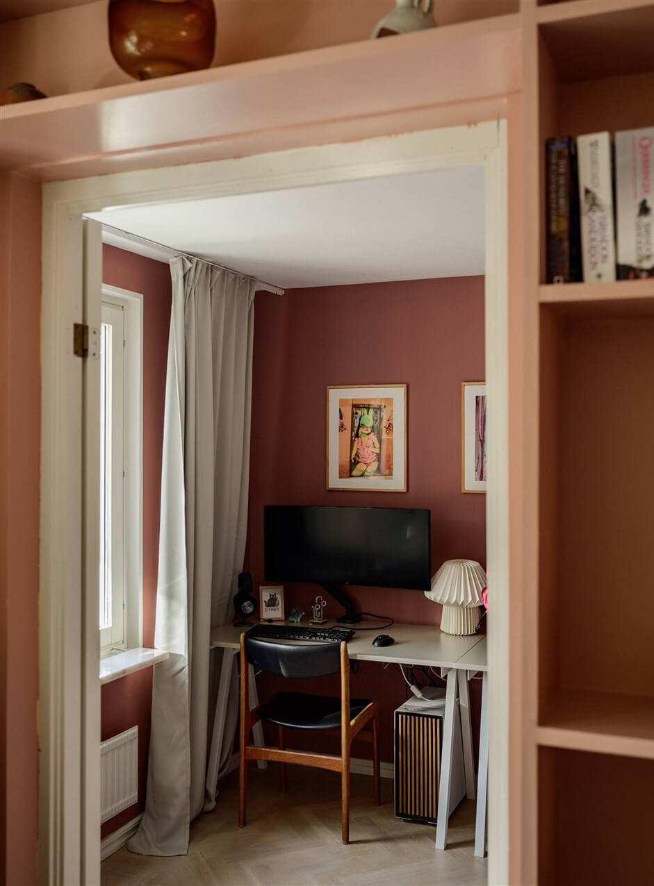 Colorful Rooms in a Bright Two-Bedroom Stockholm Apartment 17 terracotta home office