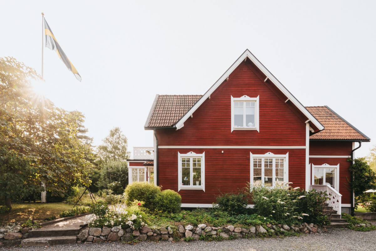 Light-Filled Rooms in a Charming 1907 Swedish Villa 40 traditional red swedish villa