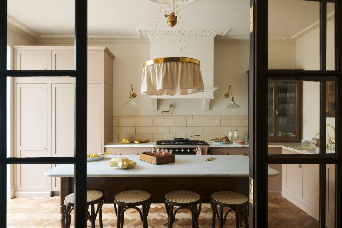 A Pink deVOL Shaker Kitchen with a Glazed Pantry in an Edwardian House 15 13.TheRealShakerKitchen-deVOL_LOW-RES