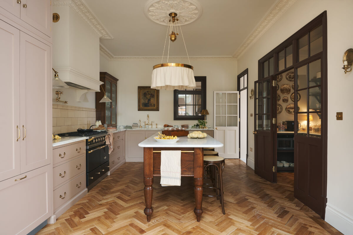 Best of 2025: Kitchens 59 16.TheRealShakerKitchen-deVOL_LOW-RES