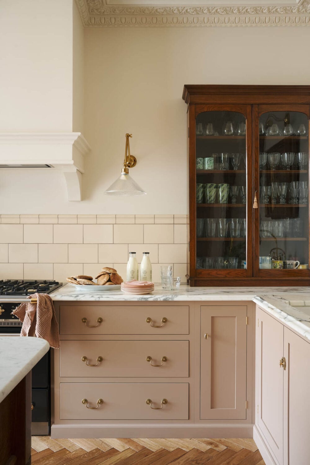 A Pink deVOL Shaker Kitchen with a Glazed Pantry in an Edwardian House 5 5.TheRealShakerKitchen-deVOL_LOW-RES(WITHLIGHT)