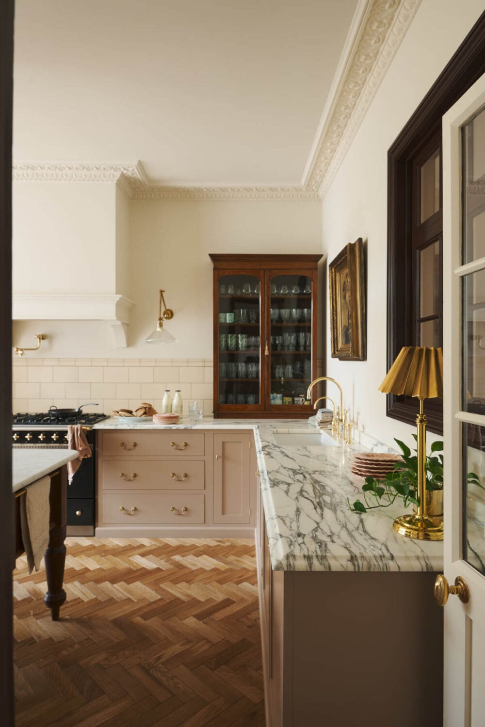 A Pink deVOL Shaker Kitchen with a Glazed Pantry in an Edwardian House 3 9.TheRealShakerKitchen-deVOL_LOW-RES