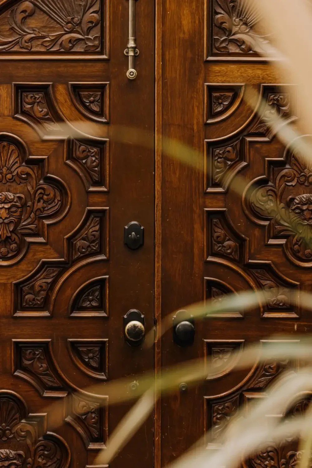 Spanish Hacienda Meets Custom Craftsmanship in a Colorado Home 39 Dusk2_tepkwl