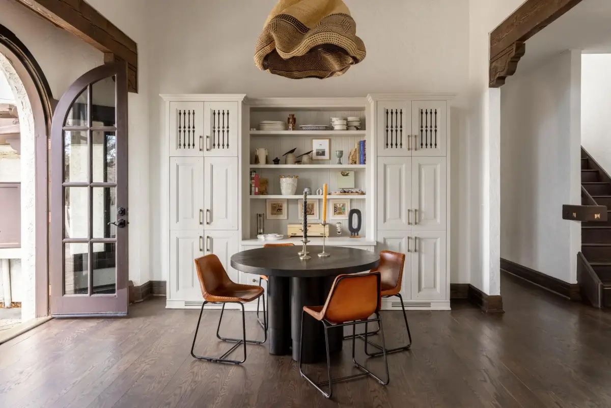 Spanish Hacienda Meets Custom Craftsmanship in a Colorado Home 15 Kitchen10_1_oxihi4