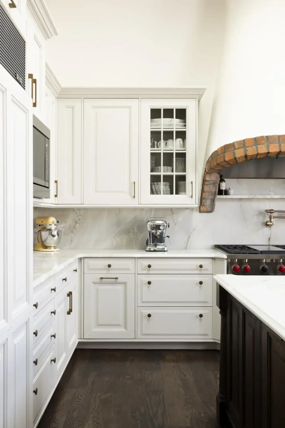 Spanish Hacienda Meets Custom Craftsmanship in a Colorado Home 13 Kitchen1_n1zvc1