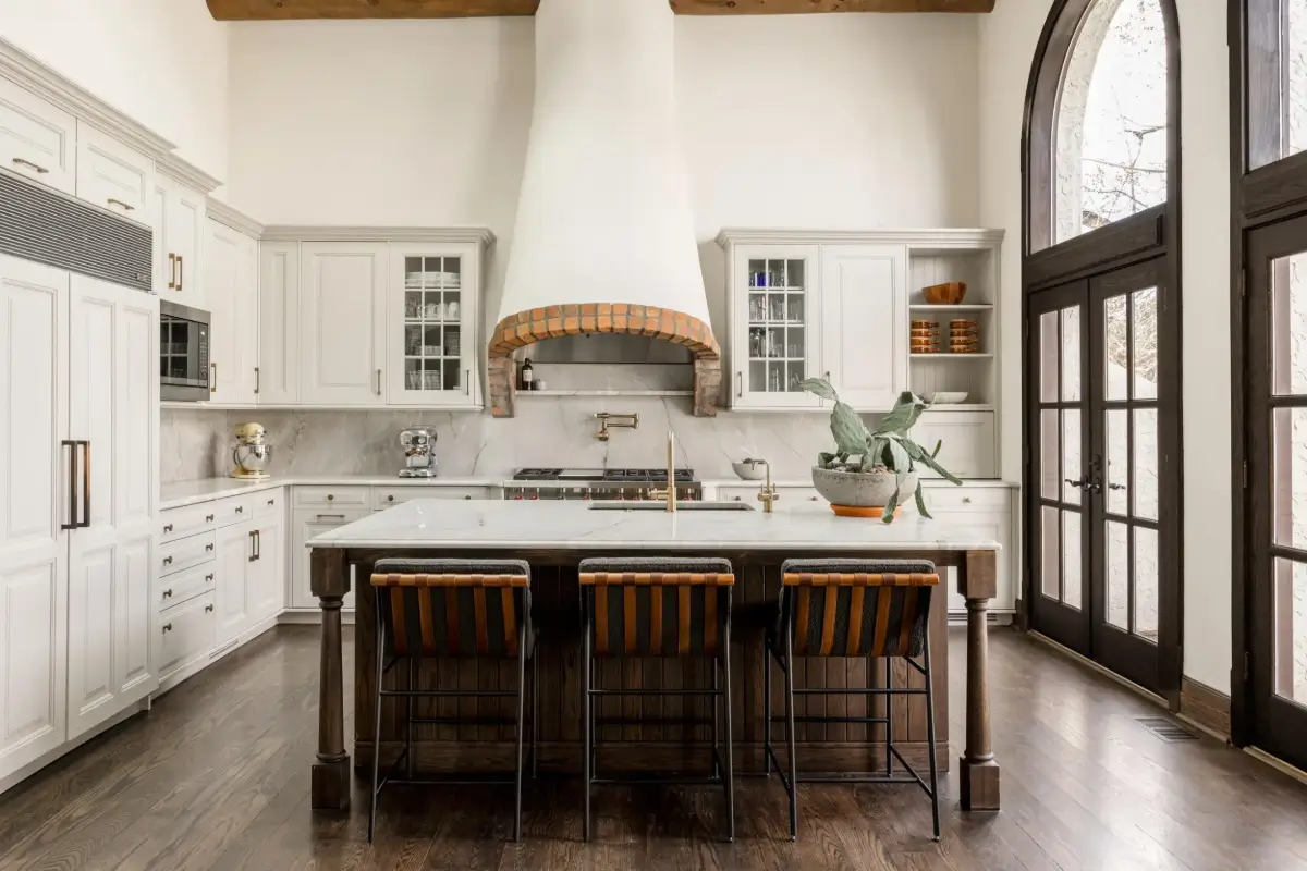 Spanish Hacienda Meets Custom Craftsmanship in a Colorado Home 12 Kitchen7_1_chpwlo