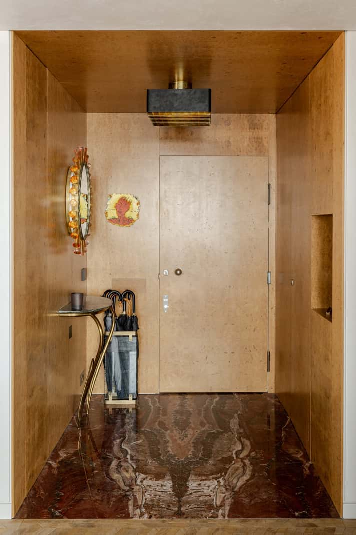 Oak and Marble in a Spectacular Brutalist Apartment in London 19 a0O0X00000QXTjpUAH N22 webres Oak and Marble in a Spectacular Brutalist Apartment in London