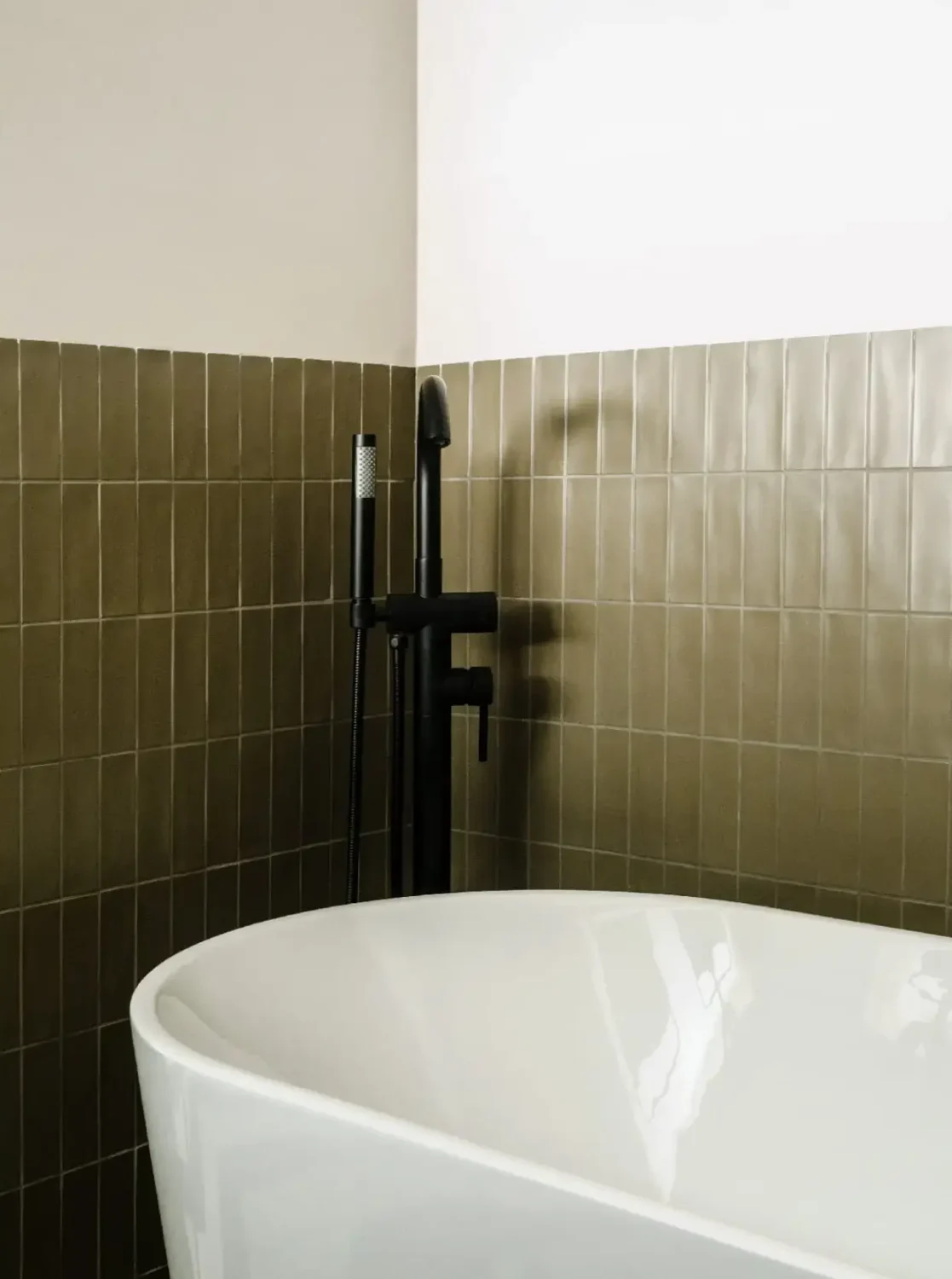 A Luxurious Palma Residence Where Historic Charm Meets Modern Elegance 11 bath detail
