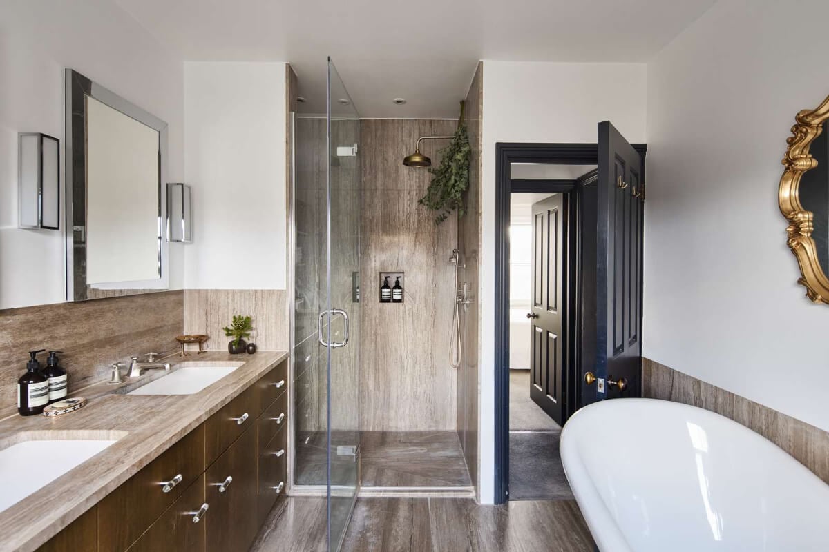 Light and Dark in a Spacious Victorian Townhouse in London 27 bathroom with shower and bath