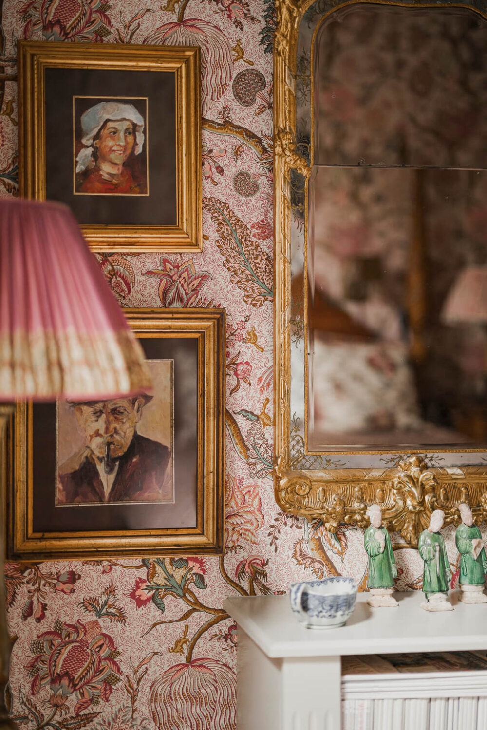 A Spectacular Kitchen and Antiques in a Late 19th-Century Apartment 22 bedroom art