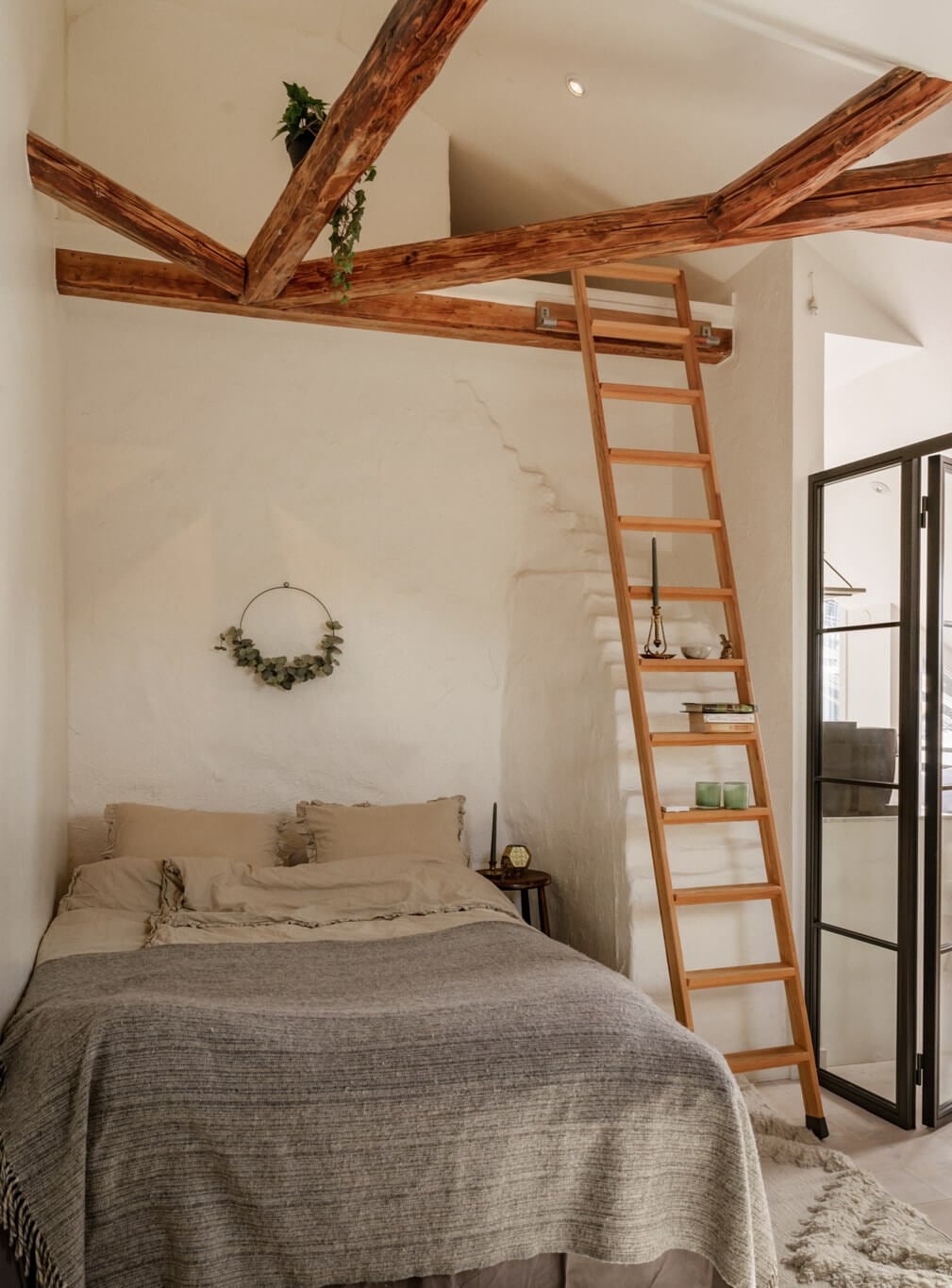 A Bright Attic Apartment with Exposed Beams and a Roof Terrace 14 bedroom exposed beams