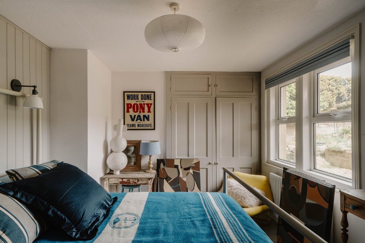 A Bright English Seaside Home Owned by Artists 20 bedroom greige woodwork